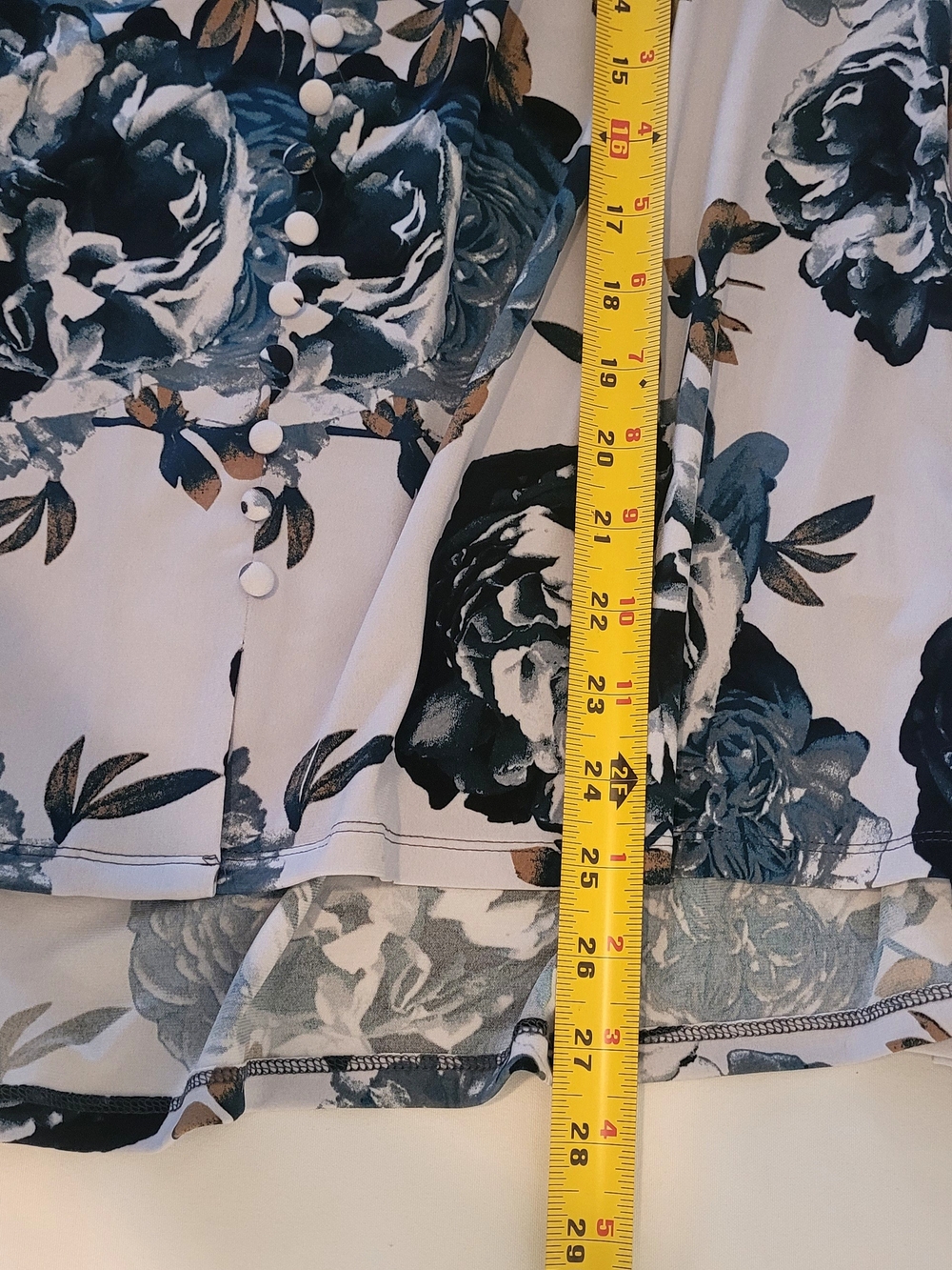 Calvin Klein Floral White & Blue Roses Long Sleeve Button Blouse Size L Casual - Picture 10 of 10